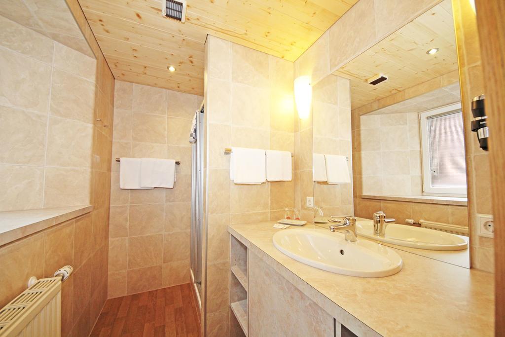 Gasthof Pension Rose Вирген Екстериор снимка